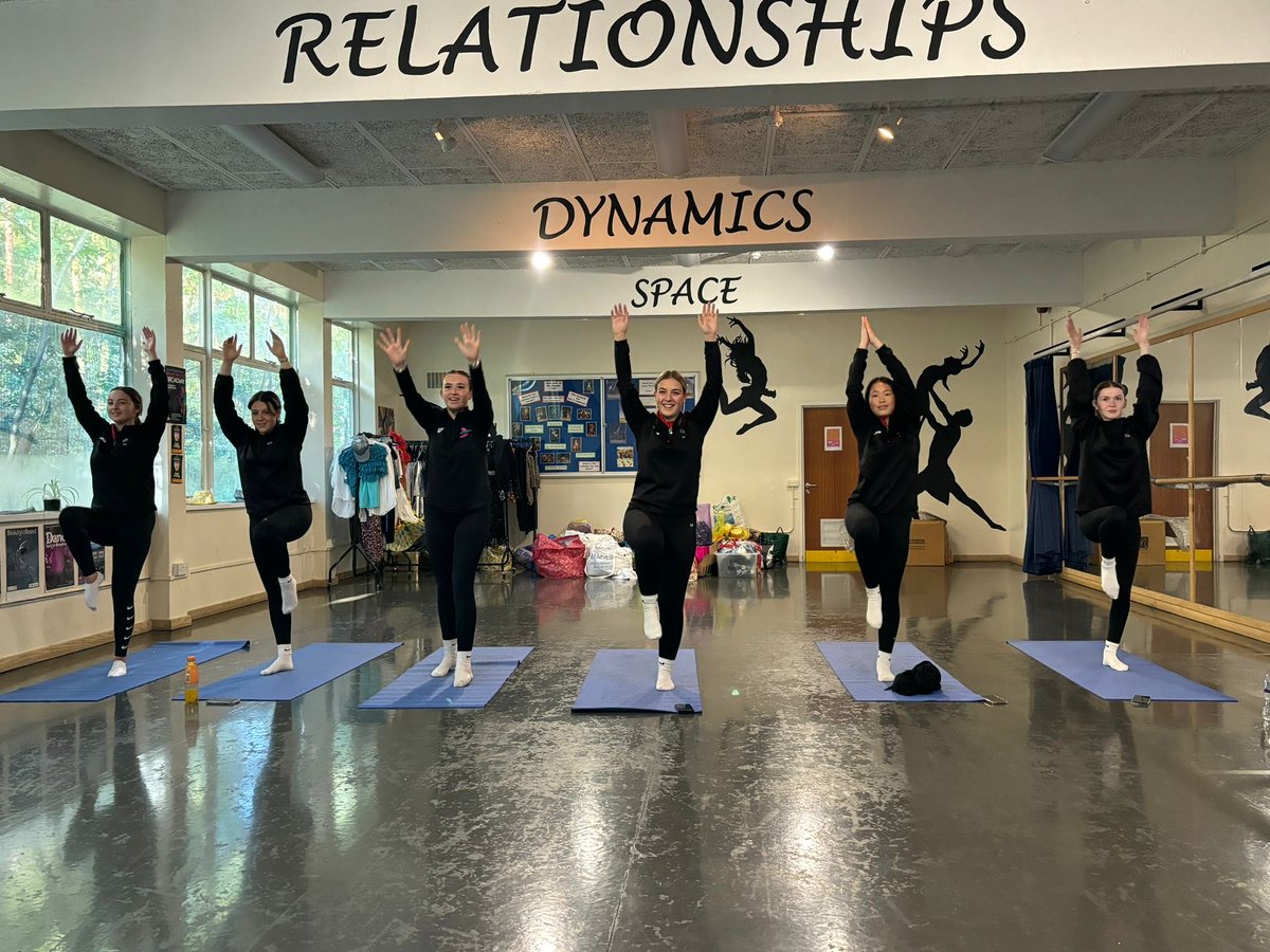 TCSPhysicalEd's tweet photo. Yoga &amp; Active Stretching for Netball Academy today as part of their S+C off court conditioning work🏐 https://t.co/u2Sis4PRvA