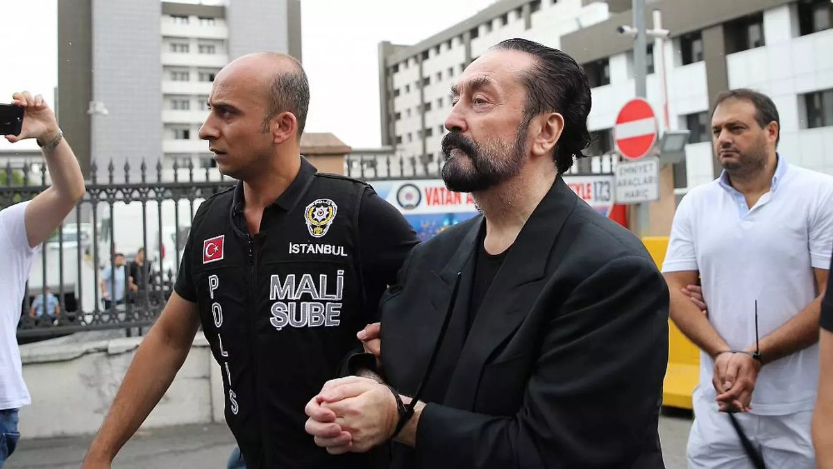 Adnan Oktar: "Devlet görev verirse, Filistin'deki savaşı 15 gün içinde durdururum. Cezaevinden çıkmama da gerek yok."