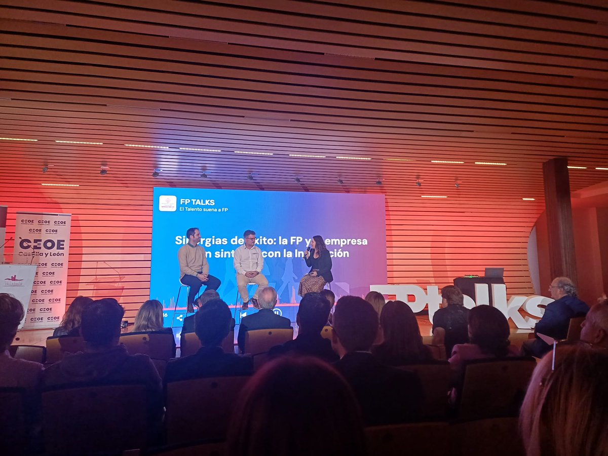 Sinergias de éxito: la FP y la empresa en sintonía con la Innovación. Jesús Fernández, CEO de la empresa León3D y Enrique Blanco, director del CIFP Tecnológico Industrial de León en su ponencia en FP Talks #leon3d #3d #educación #fp #formacionprofesional #jcyl #empresafamilia