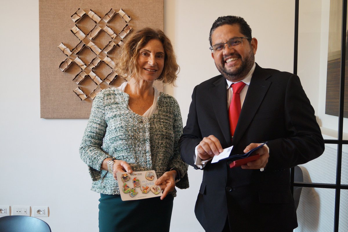 iila_org's tweet photo. ✍️SG #IILA Antonella Cavallari y SG @CATA_AgenciaCA Boris Iraheta firmaron hoy un convenio para fortalecer la cooperación en el sector turístico. Gracias a este Convenio reafirmamos nuestro compromiso con la promoción turística de los Países miembros #IILA https://t.co/2nnVW6SS88