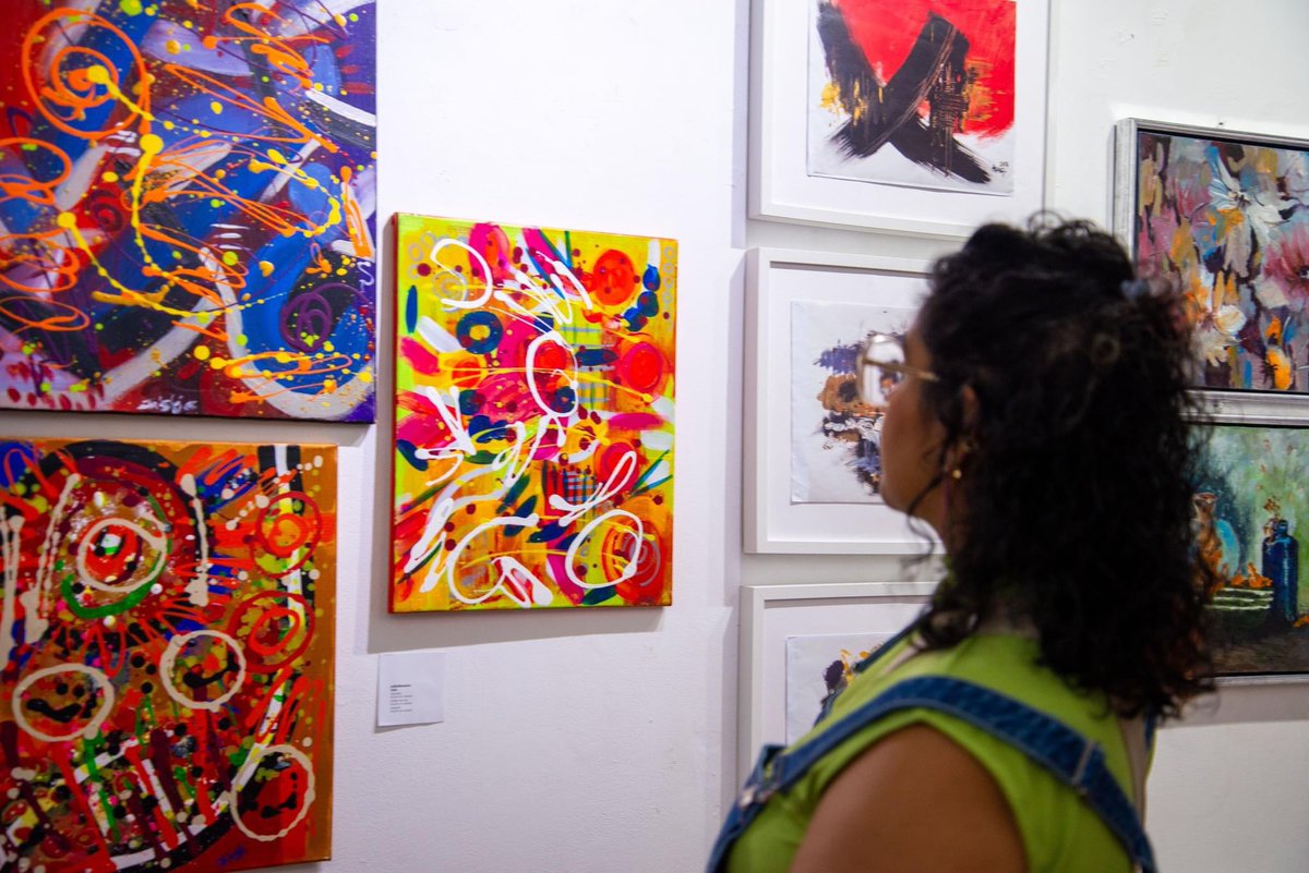 jaskiwatkins's tweet image. OMG, I shipped my artwork from London to Rome. It arrived in Rome, and the London gallery wants it back, so I need to ship it back to London for another show at the end of September. 

#artistproblems #jaskiwatkins #art