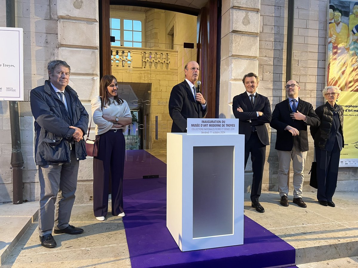 Inauguration du Musée d’Art moderne rénové de <a href="/VilledeTroyes/">Ville de Troyes</a> en présence de la famille  de Pierre et Denise Lévy ( notamment leur petit fils Eric Lombard, pdt de la Caisse des Dépôts), les donateurs de la collection emblématique du musée, ainsi que de Claude Chirac #Troyes #Aube
