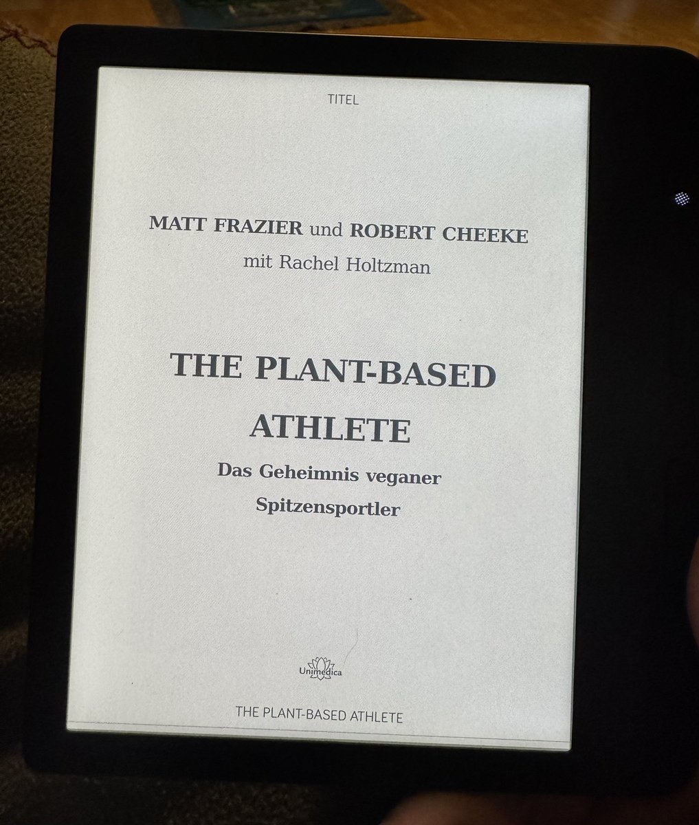 Just got my new book💪 I'm looking forward to reading everything  <a href="/RobertCheeke/">Robert Cheeke</a>