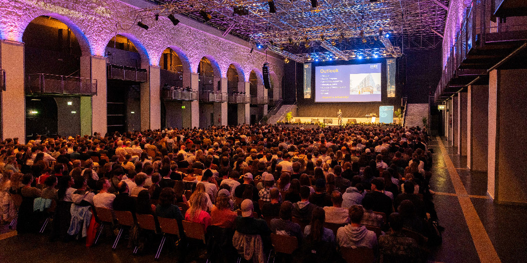 🎉 WELCOME MCI FRESHERS! 🎉

A warm welcome to the 1,400 first-year students who kicked off their academic journey at MCI, featuring special guests Greg Lavender &amp; Benedikt Böhm!

Read more ▶️ ow.ly/79z550TJF0V

📸© BLICKFANG photographie
