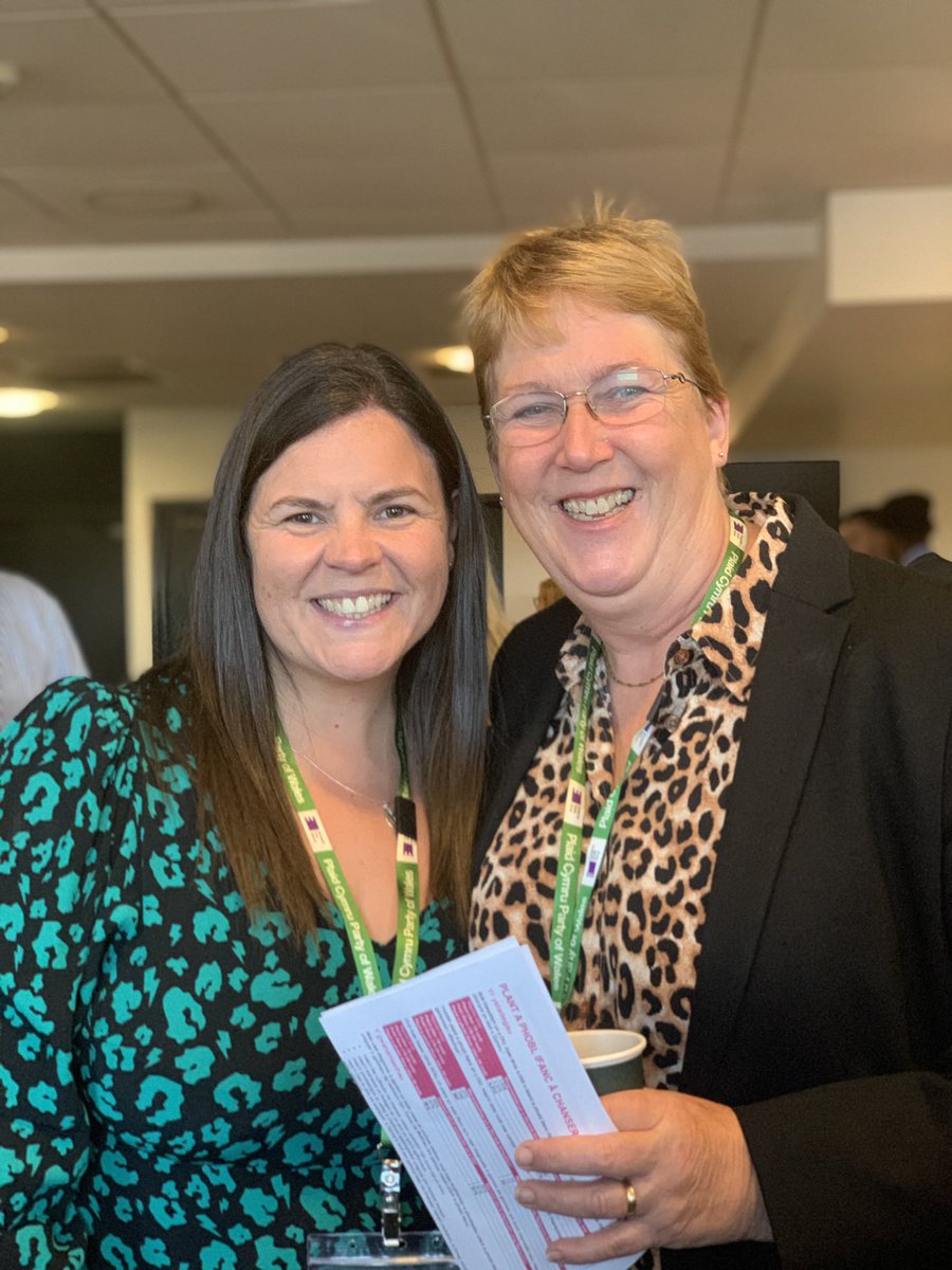 Elenmai85's tweet photo. Diwrnod arbennig yng nghynhadledd @Plaid_Cymru Diolch I @RCPsychWales am y gwahoddiad i ymuno a’r panel I drafod iechyd meddwl @RPS_Wales hyfryd sgwrsio gyda @siangwenfelin @LlyrGruffydd  @mabonapgwynfor @AnnBremenda https://t.co/aoZYiEILVR