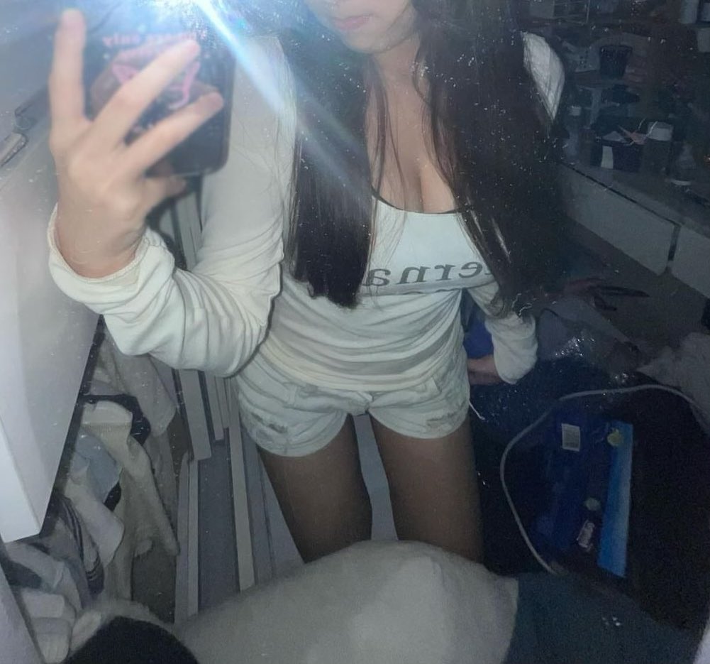 超大食過你女朋友🥹👅 tweet media