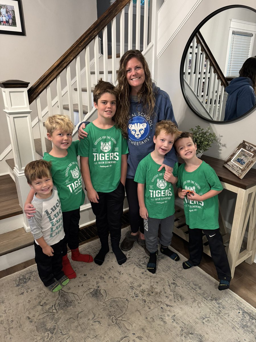 School Spirit Day to close out Week of Respect! 1 Cheetah, 4 Tigers (&amp; one anxiously waiting to join) but all DAWGS at heart 🐆💙🐅💚🐾❤️<a href="/HaddonSchools/">Haddonfield Schools</a> <a href="/CentralES1/">Central ES</a> <a href="/JFTatemES/">J. Fithian Tatem Elementary School</a>