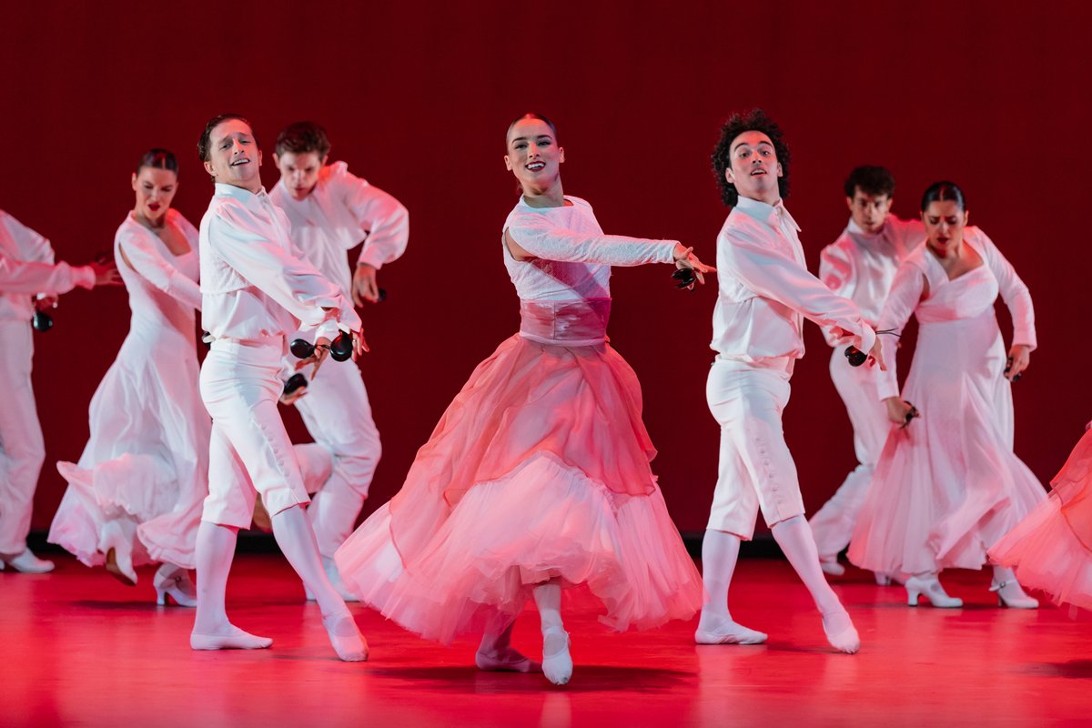 🩰 El  12 de Octubre, el Ballet Español de la Comunidad de Madrid presenta un programa doble con dos grandes espectáculos: Suite Española, de Isaac Albéniz, y Epifanía de lo flamenco.

📆 12 al 27 de octubre
🟥 Sala Roja
➡️ c.madrid/zqahd
©Ana Yñáñe

#MadridesCultura
