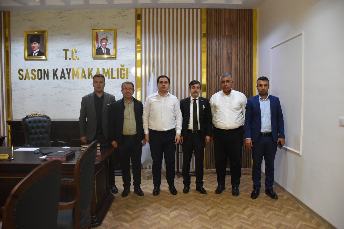 📍Sason

Sason Kaymakamımız Sayın Furkan Başar’ı makamında ziyaret ederek, hayırlı olsun dileklerimizi ilettik.

Sason’umuz hakkında istişarelerde bulunduğumuz kıymetli Kaymakamımıza nazik misafirperverlikleri ve emekleri için teşekkür eder, yeni görevinde başarılar dilerim.