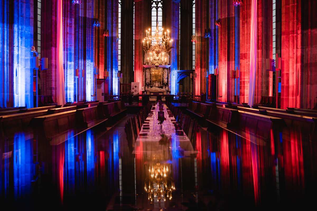 Vanavond is het laatste Domdiner. Wij wensen al onze gasten een bijzondere avond en hopen dat we weer een fantastisch bedrag ophalen voor de aanlichting van het icoon van de stad. ❤⭐