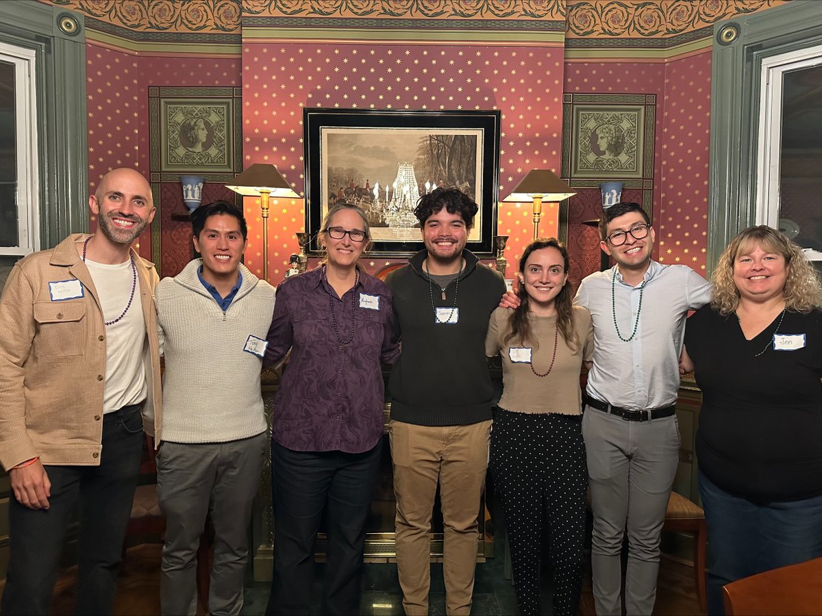 WashUMedIDEAS's tweet photo. OUTmed hosted their annual Meet and Greet where @washumedicine LGBTQIA+ community and allies networked and celebrated their identities. Thank you to Dean De Fer for hosting once again! #OUTmed #celebratepride #LGBTQIAmeetandgreet
@WashUDeptMed @WashUMedODEI https://t.co/5kTjOAcXSr