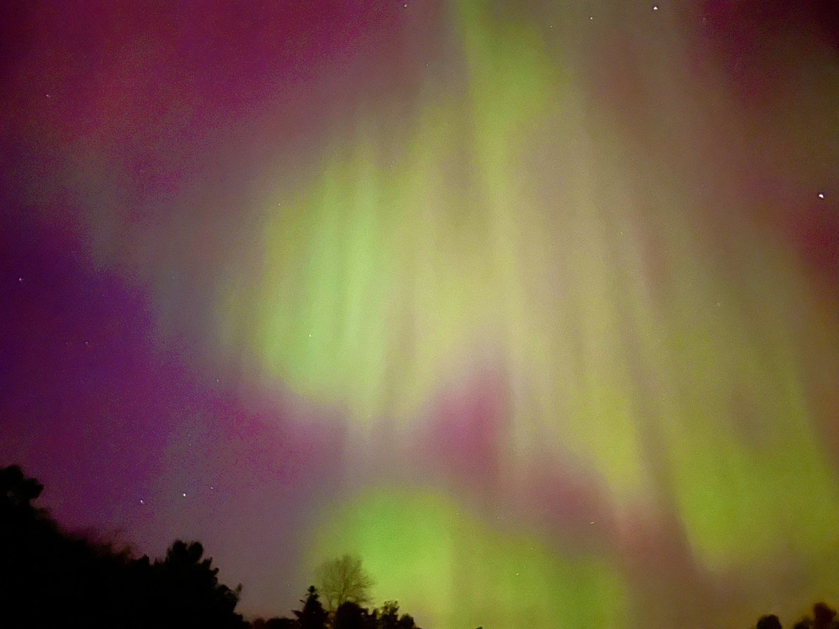 howlmuttstudio's tweet photo. Here are some of just the sky https://t.co/v11UnGtvJW