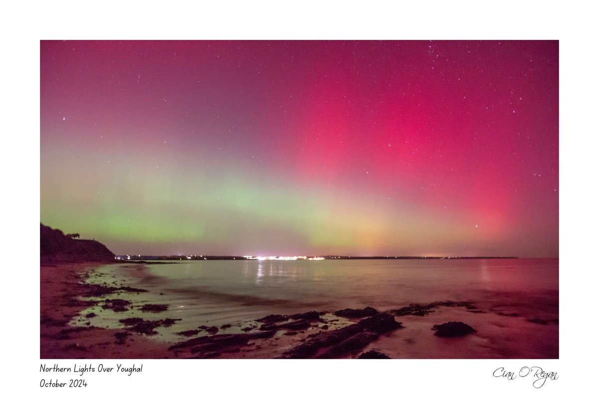 An unforgettable experience watching the #northernlights dancing in the skies over #Youghal last night - as seen from Ring Strand on the Knockadoon Peninsula. 

Prints available at cianoregan.com/products/yough…