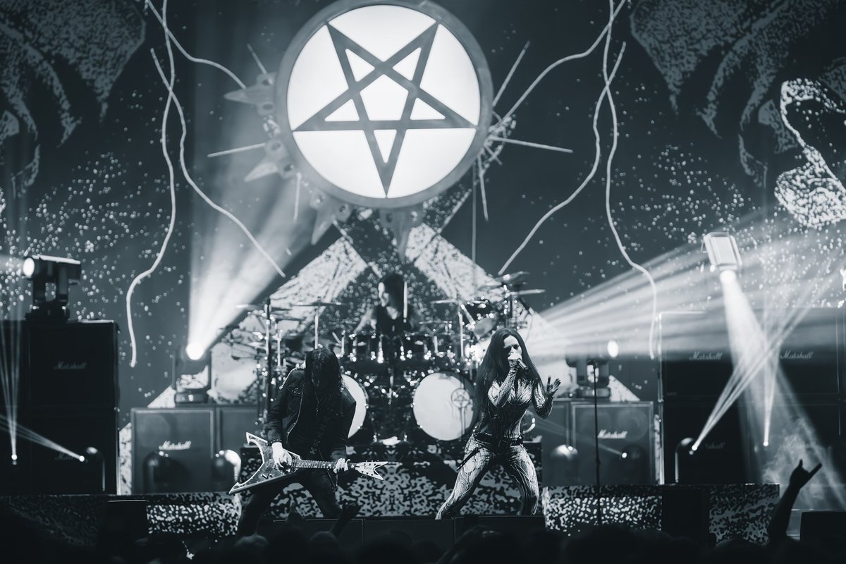 The 𝐑𝐈𝐒𝐈𝐍𝐆 𝐅𝐑𝐎𝐌 𝐓𝐇𝐄 𝐍𝐎𝐑𝐓𝐇 𝐓𝐎𝐔𝐑 is in full swing &amp; today we're in #Hamburg 🇩🇪 Snag your tickets and VIP upgrades asap, cause they're really going fast, with most german shows already being sold out 💪🏻

🎫 archenemy.live

#ARCHENEMY #LIVE 
⁠