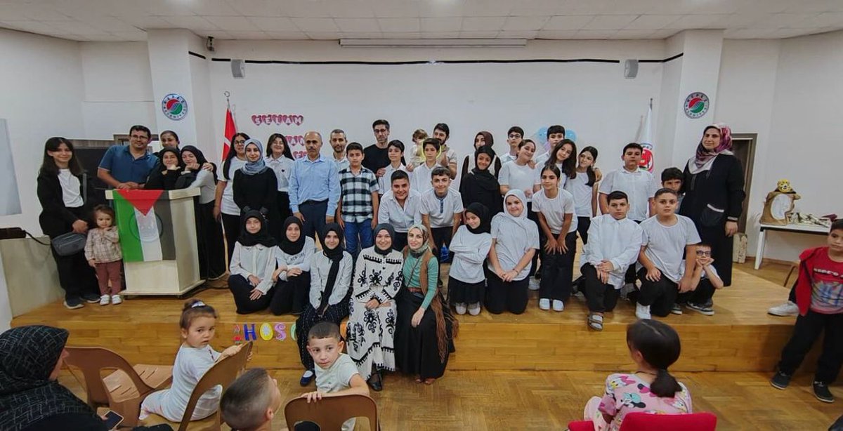 07kepezmem's tweet photo. Varsak İmam Hatip Ortaokulu öğretmen ve öğrencilerimizin hazırladığı “Peygamber Efendimizi Anma ve Anlama” +++

#EğitimleYükselenKepez
#TürkiyeYüzyılınınMaarifModeli
#KöklerdenGeleceğe
#GelecekÇokİyiGelecek

@antalyamem07 @skaygusuz @k_yavuz07 https://t.co/WX0LdtAVQe