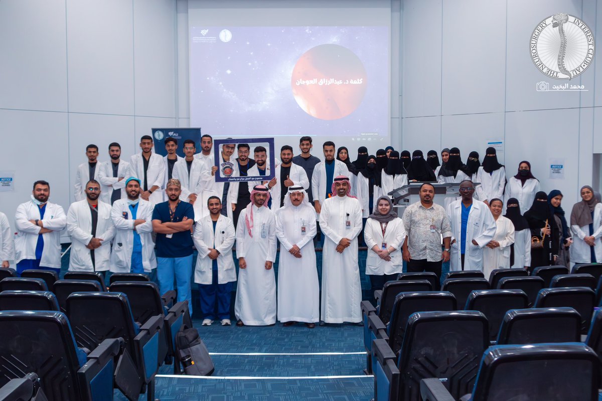 NSxClubIAU's tweet image. صورة جماعية👨🏻‍🚀👩🏻‍🚀

اجتمعنا معاً كفريق واحد، يحمل كل منا طموحاً ليكون نجماً في فضاء جراحة المخ والأعصاب بإذن الله💫