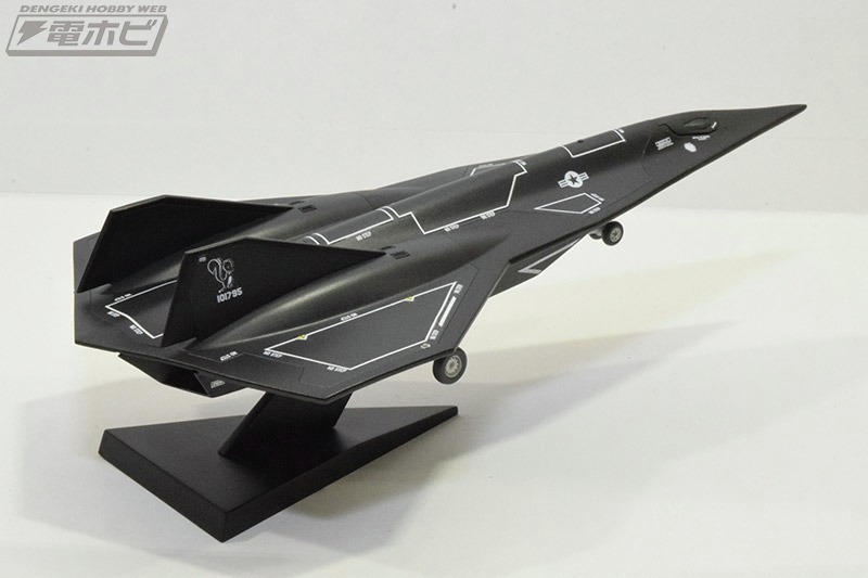 トップガン マーヴェリック』 ダークスター 1/72スケールプラモデル