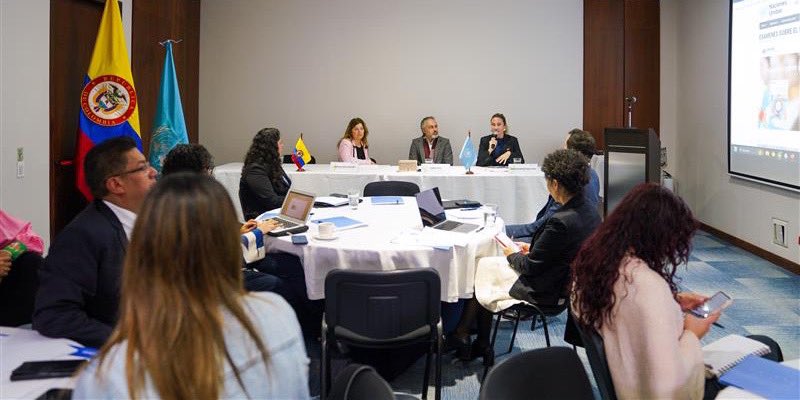 UNODCROCOL's tweet photo. #Colombia 🇨🇴| Con el apoyo del gobierno de Suecia 🇸🇪 @SwedeninCOL y el acompañamiento de @ONUMujerescol, en #Bogotá  se realizó un taller organizado por @UNODC, donde actores clave del gobierno, academia, sociedad civil y cooperación internacional de 🇧🇴, 🇨🇴, 🇪🇨 y 🇵🇪… https://t.co/uWdDqZXjY3