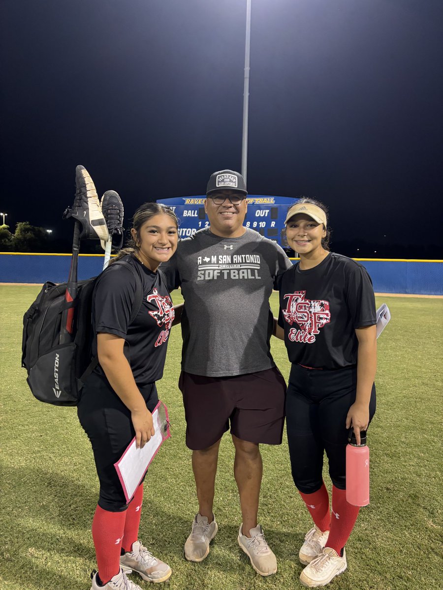 AdriannaH2026's tweet photo. Last night my teammate and I attended the McDonald Camp at San Jac. I had the opportunity to work with talented coaching staff from @TamusaSoftball and @SanJacCollege. Thank you for a great camp and feedback for improvement! #C/O2026 https://t.co/Y2KKthn3Xu