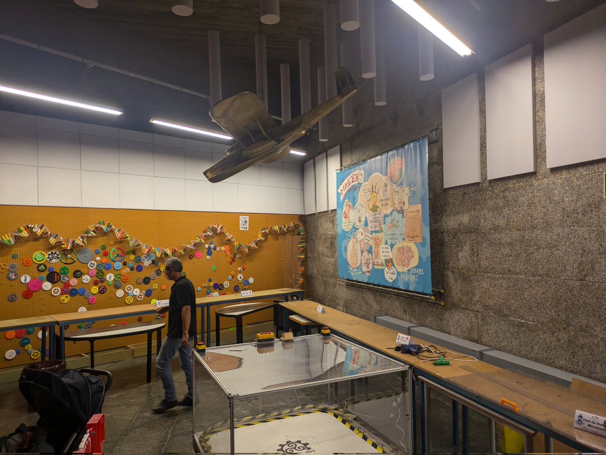 ¡Preparativos! @ makers, ¡recordad que hoy os recibimos en la Domus!