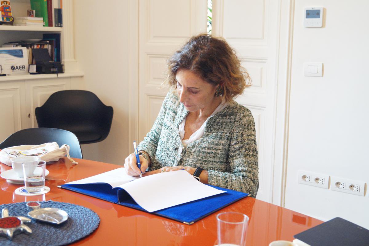 CATA_AgenciaCA's tweet photo. 🤝 #CATA y la Organización Internacional Ítalo-latinoamericana @iila_org han firmado un memorando de entendimiento para fortalecer el turismo en nuestra región.

🇮🇹 Italia, uno de nuestros seis mercados prioritarios en Europa, será clave en esta alianza, que busca aumentar la presencia de Centroamérica en la industria de viajes italiana. 

El acuerdo fue firmado por Boris Iraheta, secretario general de CATA y Antonella Cavallari, SG de IILA. 

Detalles: https://t.co/AXLgeJmC3z
