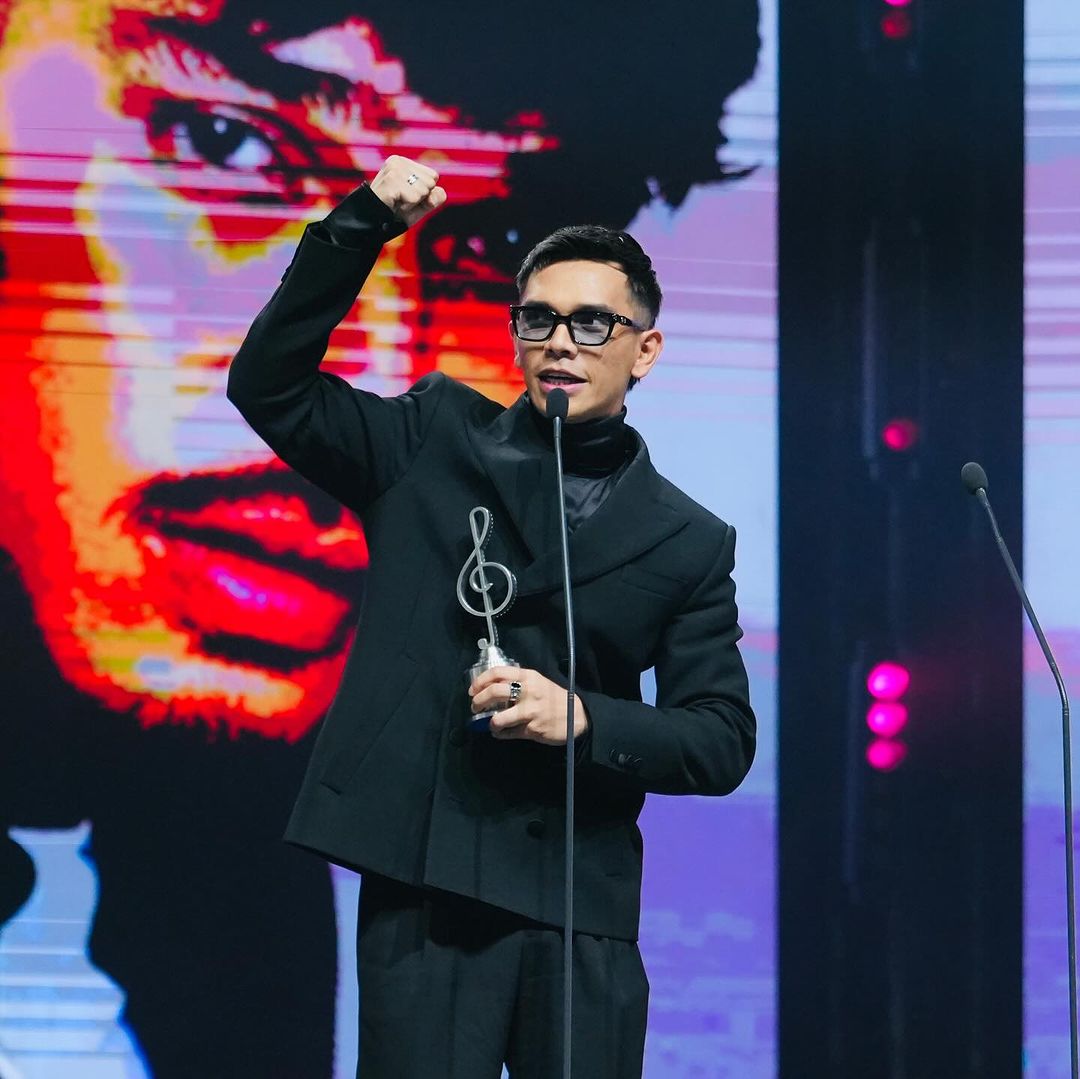 3goist__'s tweet photo. Congrats on your major accomplishment 🥳  We are all so proud of you ✨️ you deserve it @aedyxashraf 🔥
#ABPBH36 https://t.co/Zxj6gh4aQU