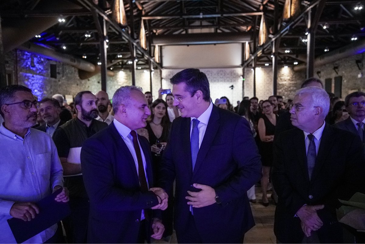 tzitzikostas's tweet photo. Με τον CEO της Pfizer @AlbertBourla στην ειδική εκδήλωση για τον έναν χρόνο λειτουργίας του Παγκόσμιου Κέντρου Κλινικών Μελετών της @pfizer στη Θεσσαλονίκη. Μια ακόμα επένδυση που καταδεικνύει ότι η Θεσσαλονίκη και η Κεντρική Μακεδονία βρίσκονται σταθερά στο επίκεντρο του στρατηγικού σχεδιασμού παγκόσμιων κολοσσών, δημιουργώντας πολλές και καλές θέσεις εργασίας στον τόπο μας.