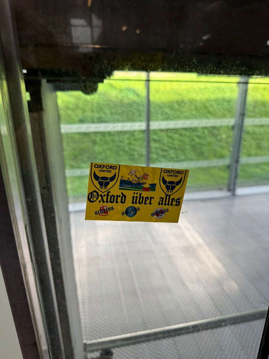 My mate snapped this at Cologne Airport earlier today #oufc