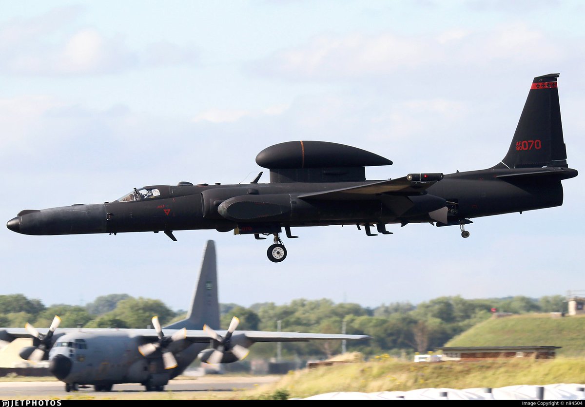 Andyyyyrrrr's tweet image. 17:43 BLACK 01 #USAF U2 Dragon Lady
Descending FL430 from FL600. RTB To RAF Fairford #EGVA.
Working Swan Mil 252.875
#BLACK01 #U2s