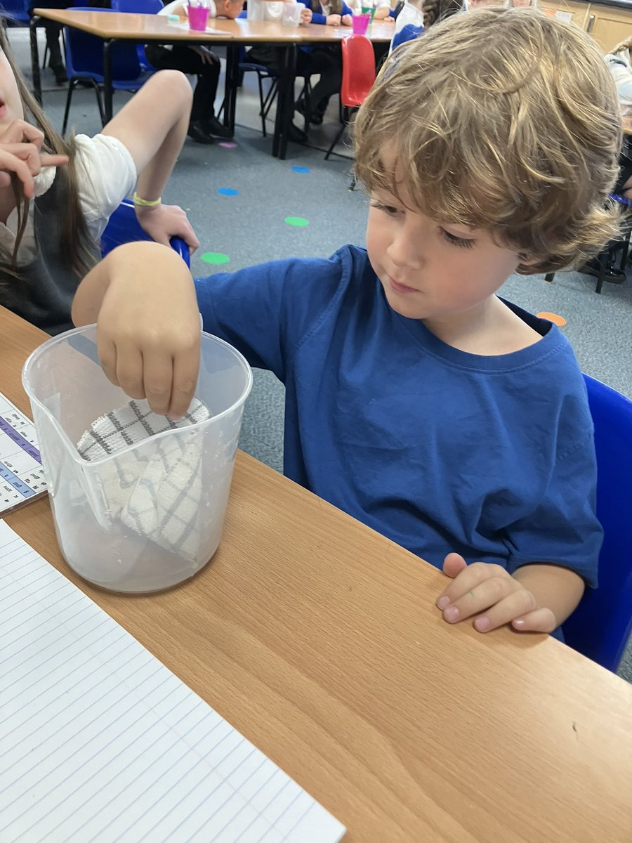 latimerprimary's tweet image. ClassAB completed some great science learning on materials. The children undertook a science experiment to investigate absorbency of different materials #ClassAB #LatimerScience