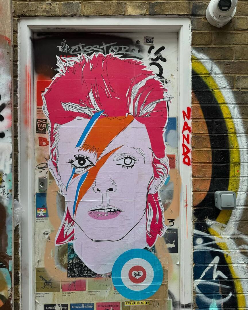Timothy_Hughes's tweet photo. Brick Lane #whitechapel #bricklane #eastend #eastendlondon #towerhamlets #bethnalgreen #spitalfields #London #londonerslondon #londonlife #londonist #londonartscene #londoner #londoners #londonerslife #bricklanemarket #bricklanelondon #shoreditch #shored… https://t.co/Qo6f5mo2HG https://t.co/K1N0tKg4KZ