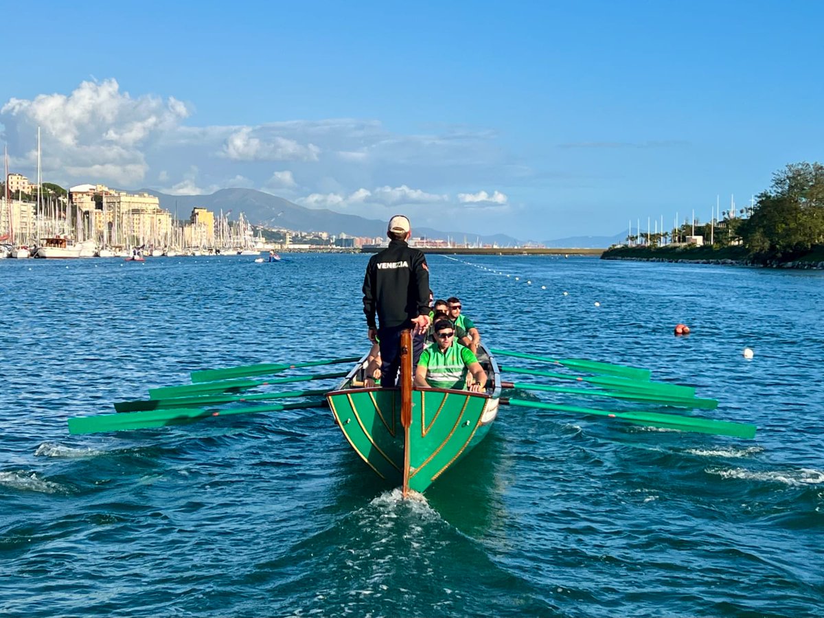 💚  Terminato l'allenamento del galeone veneziano sul canale di calma di Genova Pra', dove domenica #13ottobre si disputerà la 69ª edizione della Regata delle Antiche Repubbliche Marinare.

🚣‍♂️ Forza Venezia!