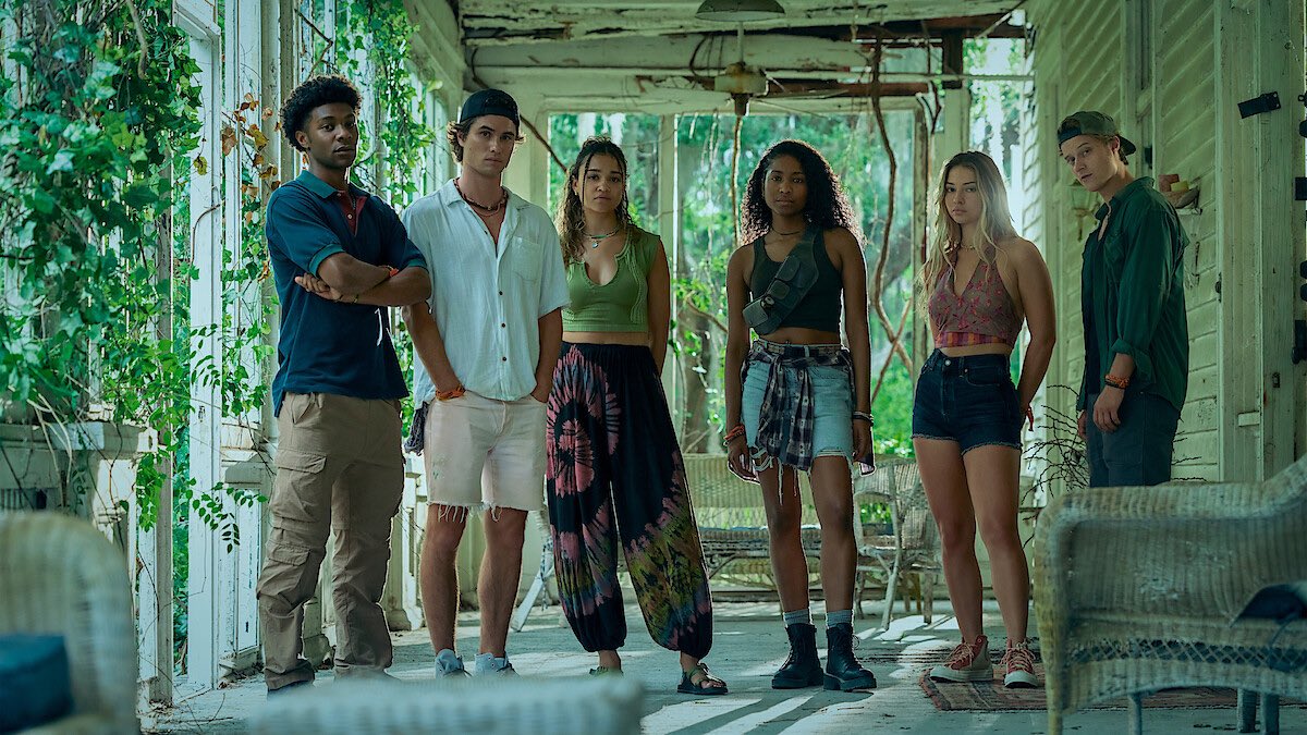 hiddlesreid's tweet photo. acabei obx e tenho a dizer 
serviu mistério 
serviu tensão
serviu drama
serviu plot twist 
serviu nos casais

a segunda parte vai transformar vidas, #outerbanks vc sempre será famosa https://t.co/y5vBYvBjsl
