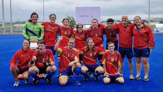 🏑| 🇪🇸 Espanya es proclama Campiona dels Special Olympics.
5⃣ jugadors terrassencs han competit amb la selecció, Alba Molina, Marc Campabadal i Benjamín Enrique Chavez (<a href="/AtleticTerrassa/">Atlètic Terrassa HC</a>); Mohamed Said El Koudri (<a href="/linia22/">Línia 22 H.C. Stern motor</a>) i Ilià Riba (<a href="/clubegara/">Club Egara</a>) i Xavi Ferre seleccionador