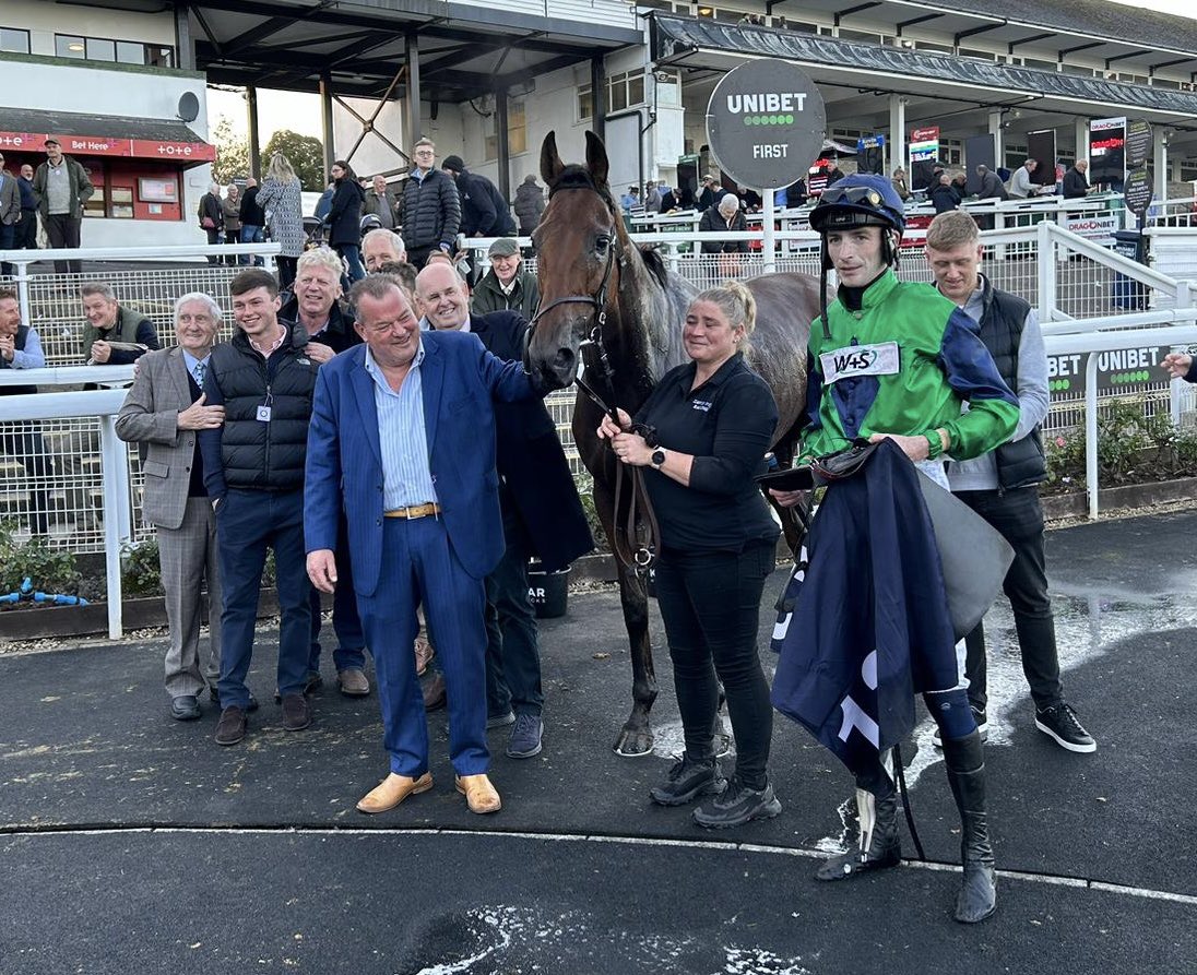 David Pipe (@davidpiperacing) on Twitter photo Lock Out wins the lucky last <a href="/Chepstow_Racing/">Chepstow Racecourse</a> under nice ride from <a href="/Gearoid84997068/">Gearoid Harney</a> off a feather weight. Even better I sponsored the race as well!! ๐ฅ#18 Lock Out wins the lucky last <a href="/Chepstow_Racing/">Chepstow Racecourse</a> under nice ride from <a href="/Gearoid84997068/">Gearoid Harney</a> off a feather weight. Even better I sponsored the race as well!! ๐ฅ#18