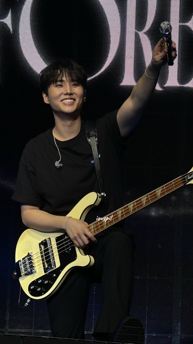 241006 FOREVER YOUNG IN KL 
#DAY6inKL #DAY6inMY #데이식스 #DAY6   

#영케이 #강영현 #YOUNGK ( ´・∀・｀)