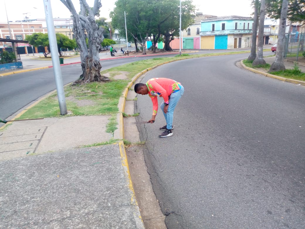 CboSGM2 (@cbosgm2) on Twitter photo 🚧 Av. Cumaná 🚧
Desde el sector de jardín botánico continuamos con los trabajos de mantenimiento y limpieza, porque la esperanza esta en la calle
#GestiónSergioHernández
<a href="/NicolasMaduro/">Nicolás Maduro</a>
<a href="/comandosergioh/">Sergio Hernandez</a>
<a href="/CBoComandoSH/">Sergio Hernández</a>
<a href="/amarcanopsuv/">Ángel Marcano</a>
<a href="/CBO_Alcaldia/">Alcaldía Angostura del Orinoco</a> 🚧 Av. Cumaná 🚧
Desde el sector de jardín botánico continuamos con los trabajos de mantenimiento y limpieza, porque la esperanza esta en la calle
#GestiónSergioHernández
<a href="/NicolasMaduro/">Nicolás Maduro</a>
<a href="/comandosergioh/">Sergio Hernandez</a>
<a href="/CBoComandoSH/">Sergio Hernández</a>
<a href="/amarcanopsuv/">Ángel Marcano</a>
<a href="/CBO_Alcaldia/">Alcaldía Angostura del Orinoco</a>