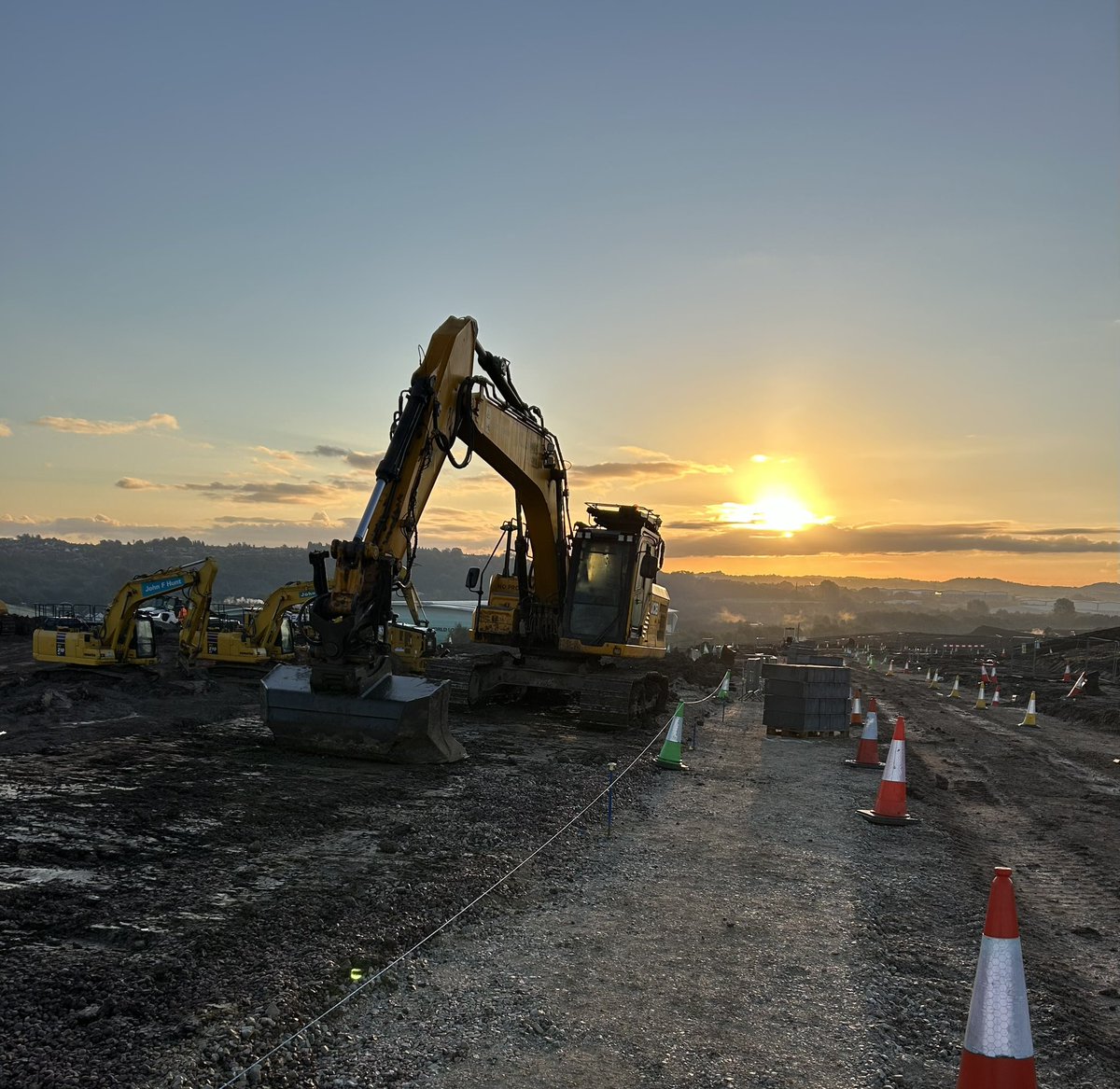 Sun rise on site on this frosty autumn morning #jcb220x #engcon #trimbleearthworks #noproblem #sunrise