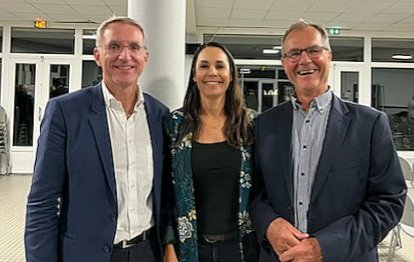 StGrondin33's tweet photo. Une troisième bougie pour @HorizonsLeParti d'@EPhilippe_LH 🎂
A cette occasion les adhérents et sympathisants de la Gironde  se sont retrouvés à Arès présence de nos délégués départementaux, municipaux et le Maire de Lège Cap Ferret. Une belle soirée de rencontres et d'échanges ! https://t.co/INZlGG03mM