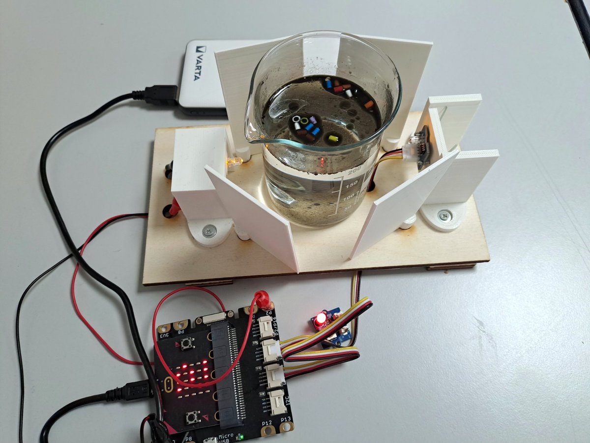 Un atelier proposé au [💡Minilab] de <a href="/INSPE_Lille/">INSPÉ Lille HdF</a> lors de la Fête de la Science. Des élèves, allant du CE2 au CM2, ont recréé 3 milieux marins et mesuré leur transparence. Conclusion : une eau trouble n'est pas forcément polluée et une eau transparente n'est pas forcément propre.