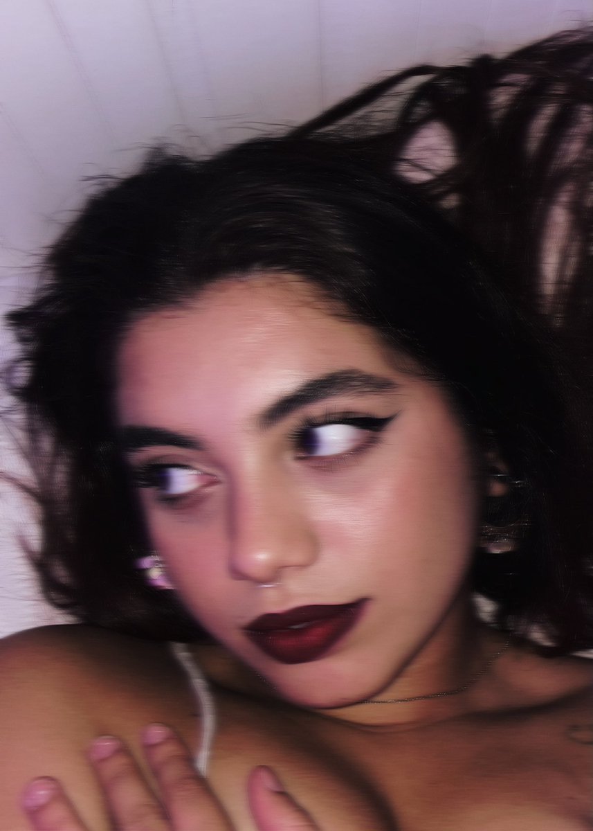 missfertune's tweet photo. I just wanna get high with my lover 🥀 https://t.co/IJhdZbOIEJ