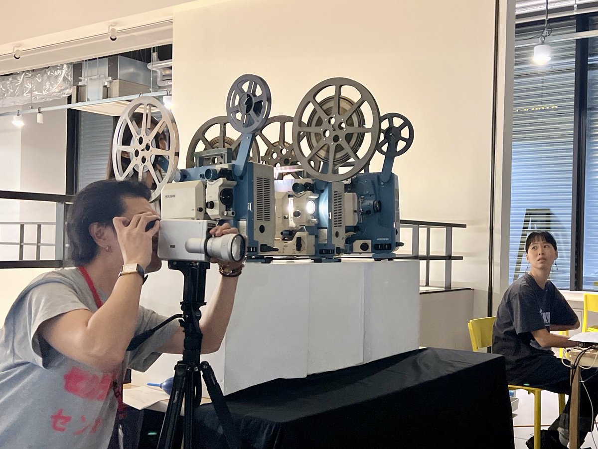 h2nakamoto's tweet image. 「反照する風景ー実験映画の小窓から」玉川大学 STREAM Hall  にて台湾を拠点とする実験映像コレクティブ“ЯeaRflex” と、映像作家 工藤雅の展示が10月19日まで開催されています。ワークショップも有り。フィルムで作られたアート作品を見ることのできる貴重な機会ですので、ぜひ訪れてみてください。