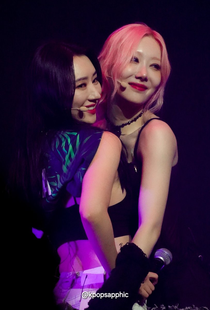 SuA and Handong (Dreamcatcher)
