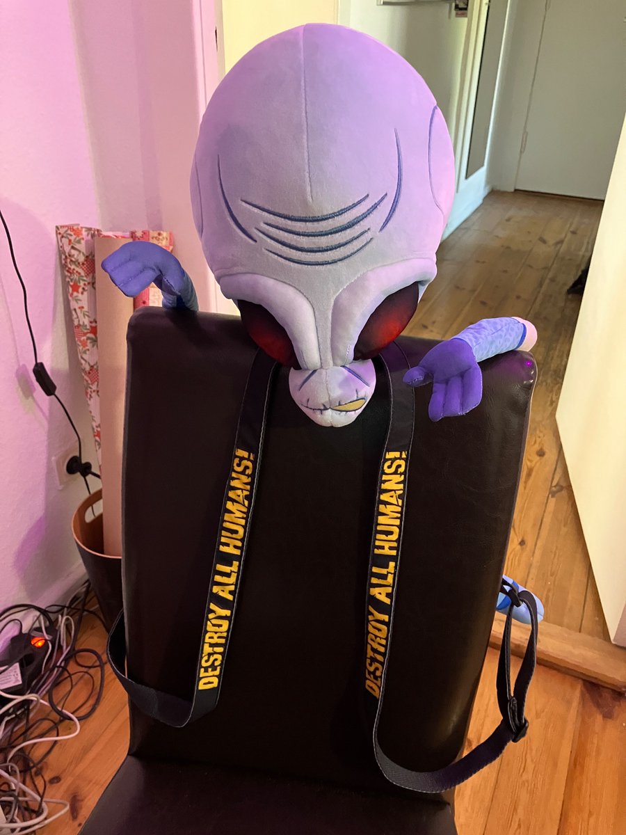 venomized_zomte's tweet image. Wer braucht schon das passende Outfit, wenn er diesen Rucksack hat. 

#polaris24 #hamburg #nerd #crypto137