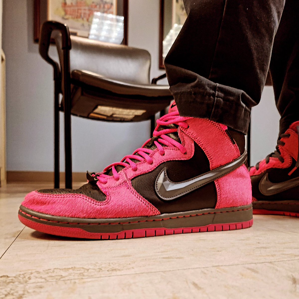xbenzerox's tweet photo. Its #pinkoutfriday at the hospital for #breastcancerawareness and I'm rocking my pink. @runthejewels x @nikesb Dunk highs today after a reachback to pick these up. #snrkskickcheck #sneakers #SNKRS #sneakerhead #kotd #whatsonfeet #workfits #wearyourkicks https://t.co/MM3zrw1lrj