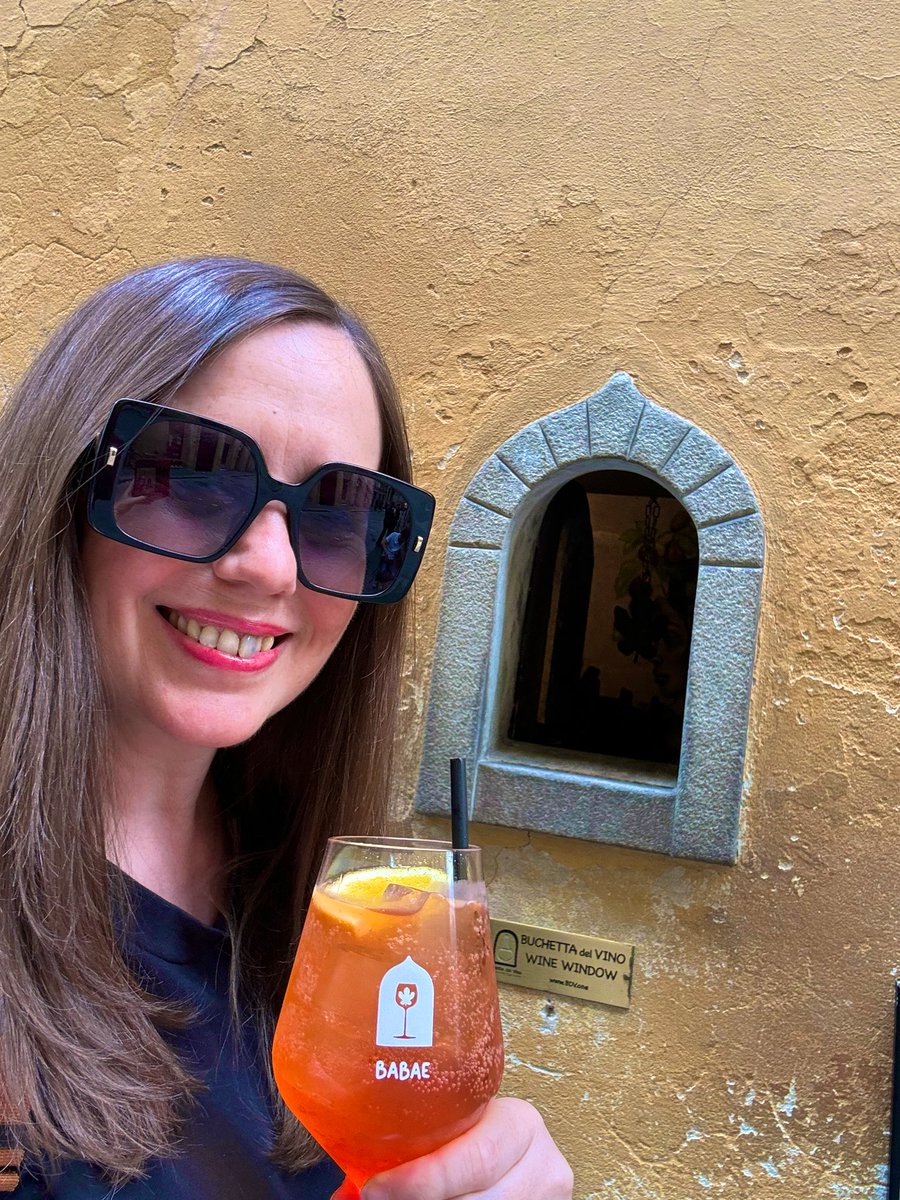 FionaStevenson_'s tweet photo. Only accepting beverages in this manner going forward 

#florencewinewindow https://t.co/9uY2PnK4bf