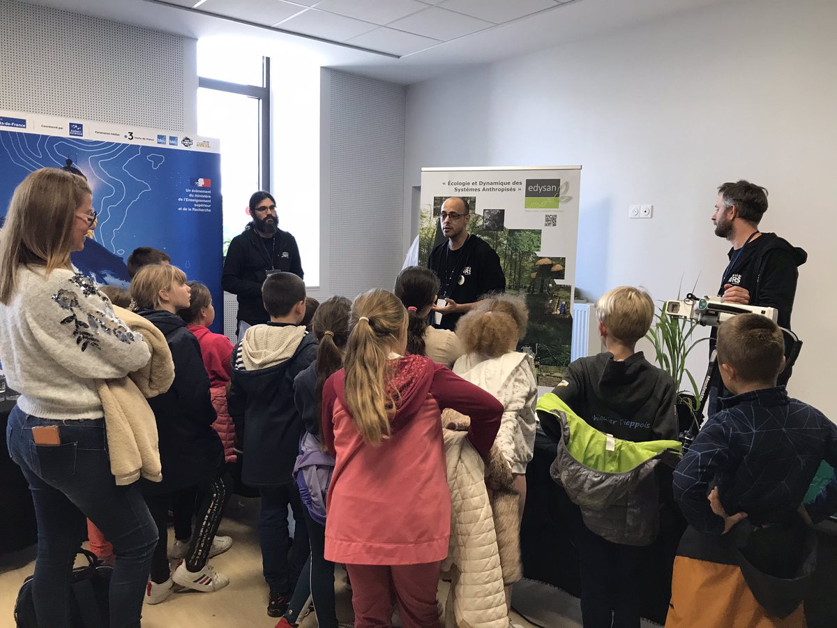 CNRS Hauts-de-France (@cnrs_hdf) on Twitter photo Le #FestivalCNRS continue !
Cet après midi c’est au tour des élèves de l’école Manessier-Corderies de <a href="/StValerySomme/">Saint-Valery-sur-Somme</a> de s’immerger dans le monde de la recherche scientifique 🤩
#FDS2024 Le #FestivalCNRS continue !
Cet après midi c’est au tour des élèves de l’école Manessier-Corderies de <a href="/StValerySomme/">Saint-Valery-sur-Somme</a> de s’immerger dans le monde de la recherche scientifique 🤩
#FDS2024