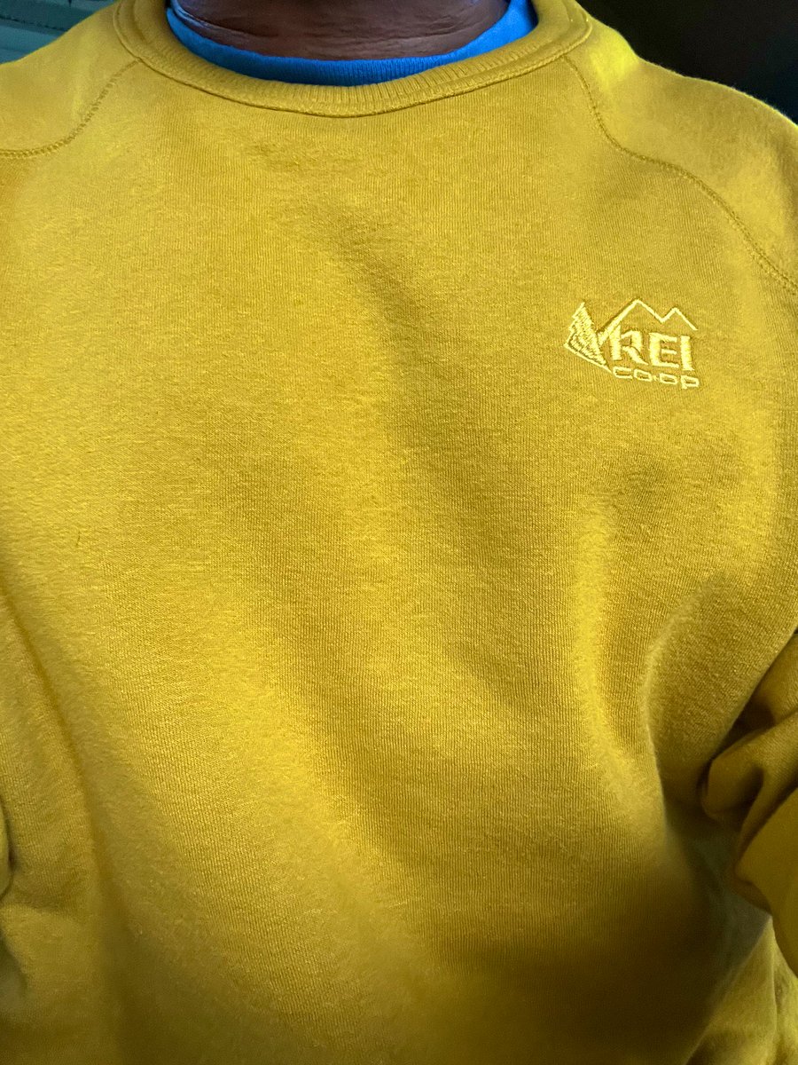 milo_phd's tweet image. Chilly mornings have returned! Booty season has back! Breakfast al fresco needs a thick sweatshirt and brisk bites! #copyediting