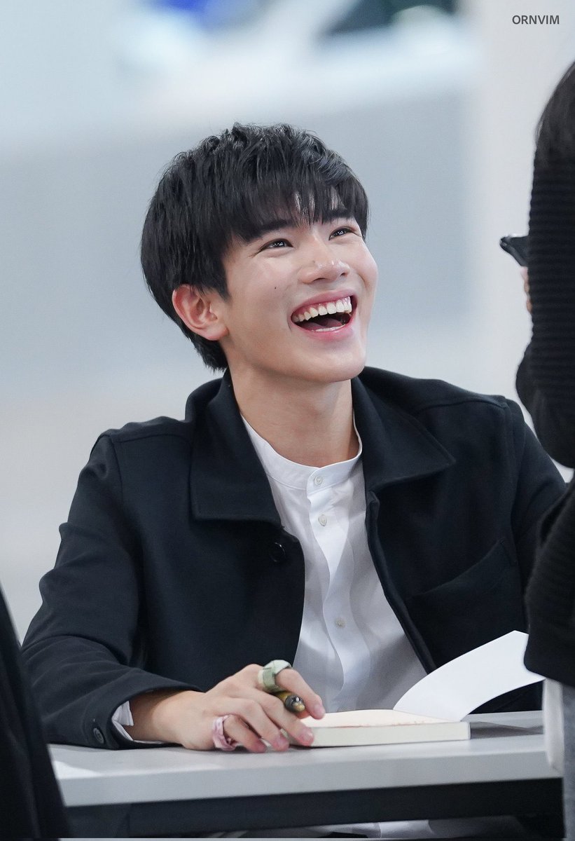 poominmin99's tweet photo. อิโมกับสิ่งนี้ เดือนเกิดน้องพอดีเหมือนกันด้วย 😭😭😭

.                2022                                                      2024

GEMINI FOURTH x BOOK EXPO
#BookExpo2024xGF https://t.co/5pyMwLJTym