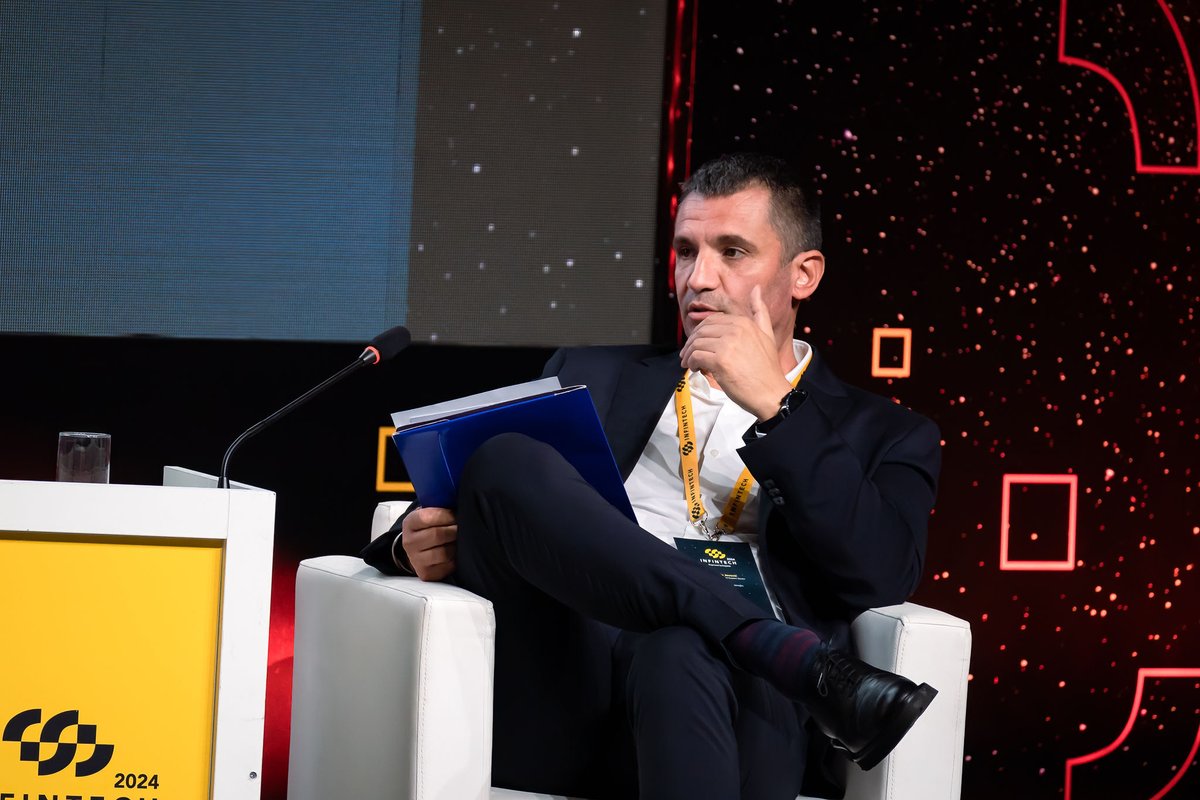 Centralnabanka's tweet photo. 📢 Direktor sektora za platni promet #CBCG, @AndrijaJovovic , govorio je na panelu „Oblikovanje svijeta instant plaćanja na Balkanu“ u okviru konferencije #INFINTECH kompanije @logate_me Modernizacija platnih sistema i izazovi na tom putu, sa posebnim osvrtom na pridruživanje Crne Gore platnom sistemu #SEPA, bile su fokus izlaganja. 💬💳

🇲🇪 #CBCG u saradnji sa domaćim i međunarodnim partnerima intenzivno radi na procesu koji će omogućiti brža, sigurnija i povoljnija međunarodna plaćanja prema i iz #SEPA zemalja za sve naše građane i kompanije. 🌍

🔔 Podsjećamo da je #CBCG u julu, u ime države, podnijela formalni zahtjev za pridruživanje Jedinstvenom području plaćanja u eurima (#SEPA), čime je napravljen ključni korak ka daljem razvoju i integraciji crnogorskog finansijskog sistema u evropski ekonomski prostor. 🏦

💡💸 #SEPA #CBCG #INFINTECH #FinTech